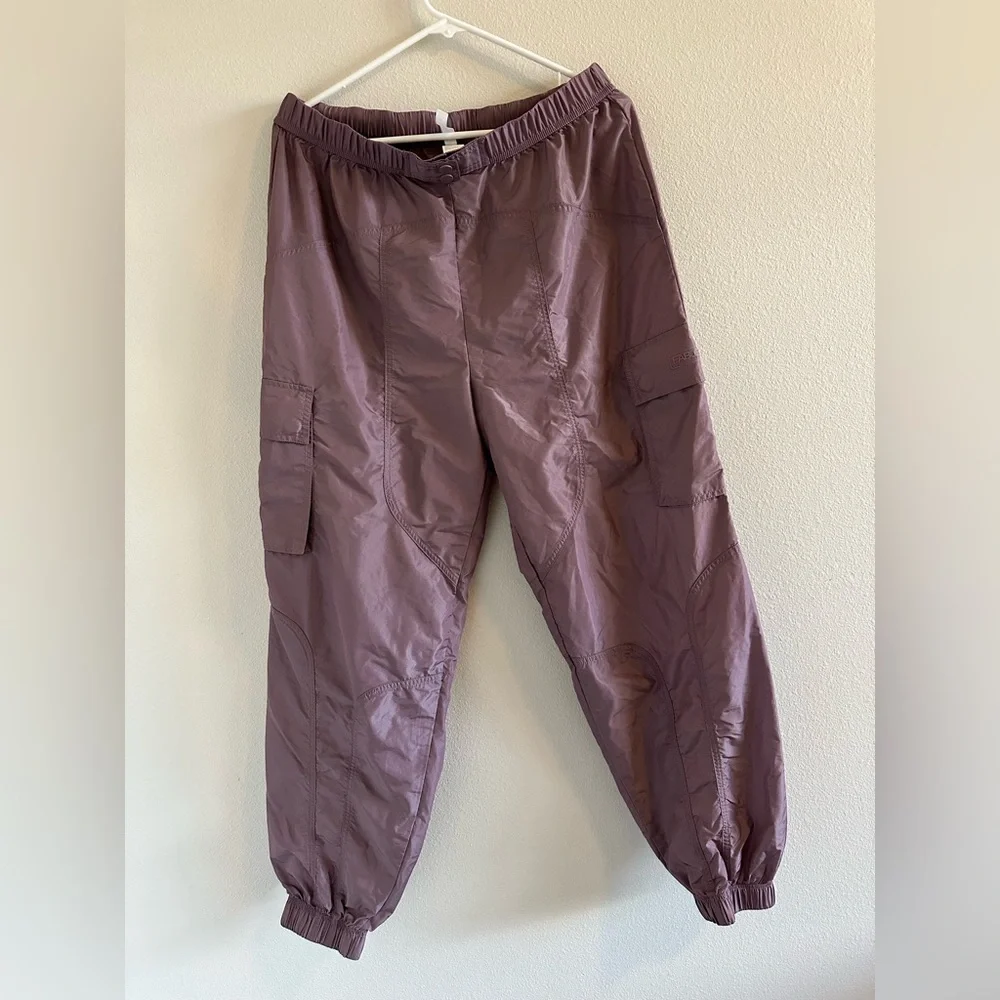 Fabletics Lightweight Cargo Joggers - Picture 4 of 5